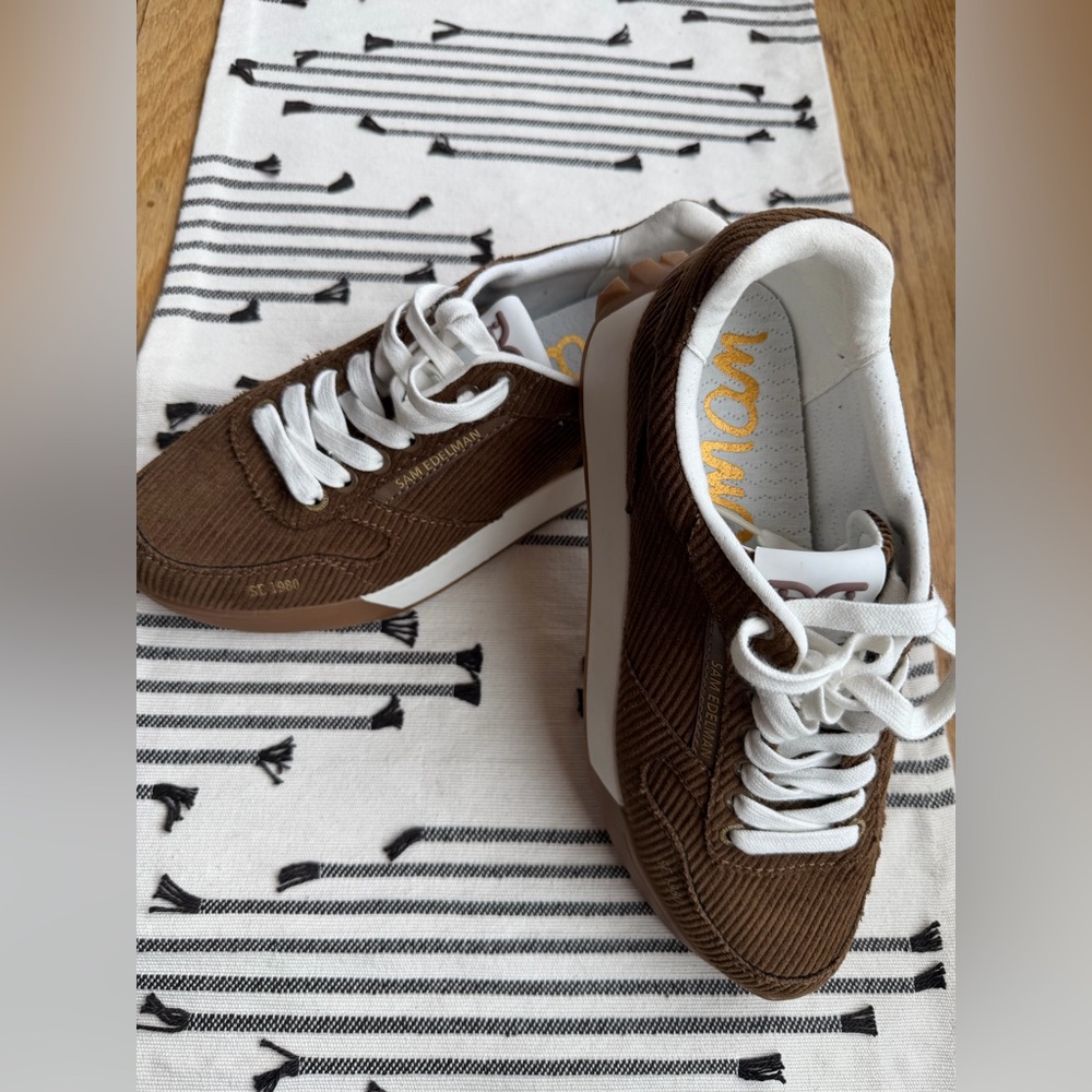 NWOT Sam Edelman Chocolate Cinnamon “Layla” Sneaker - Picture 4 of 8